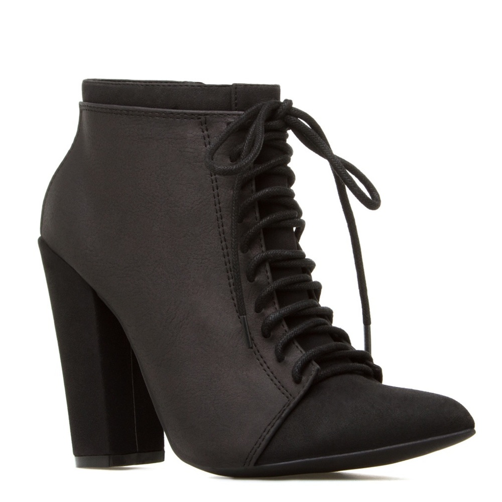Perfect for fall - black witch boots!